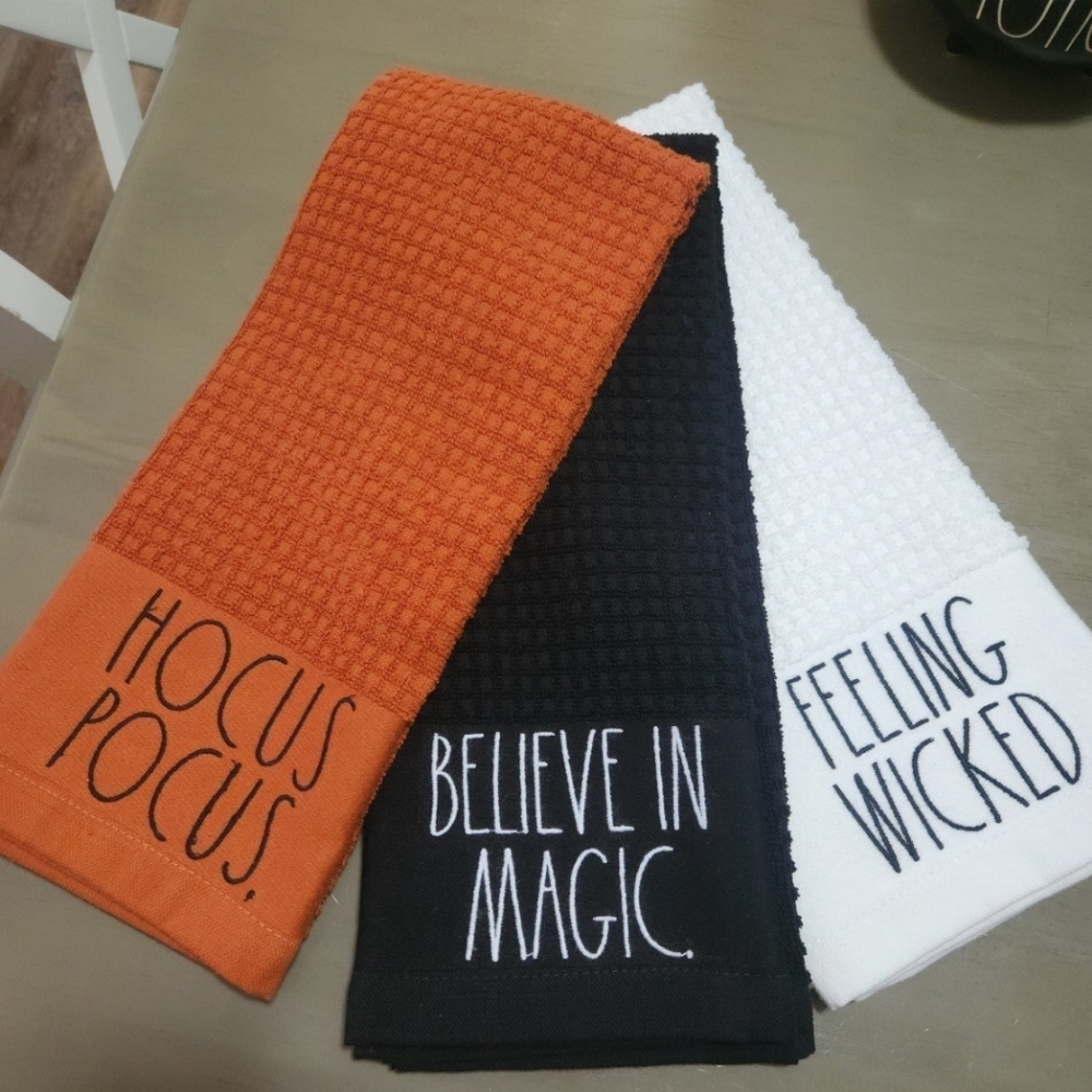Rae dunn halloween hand towels